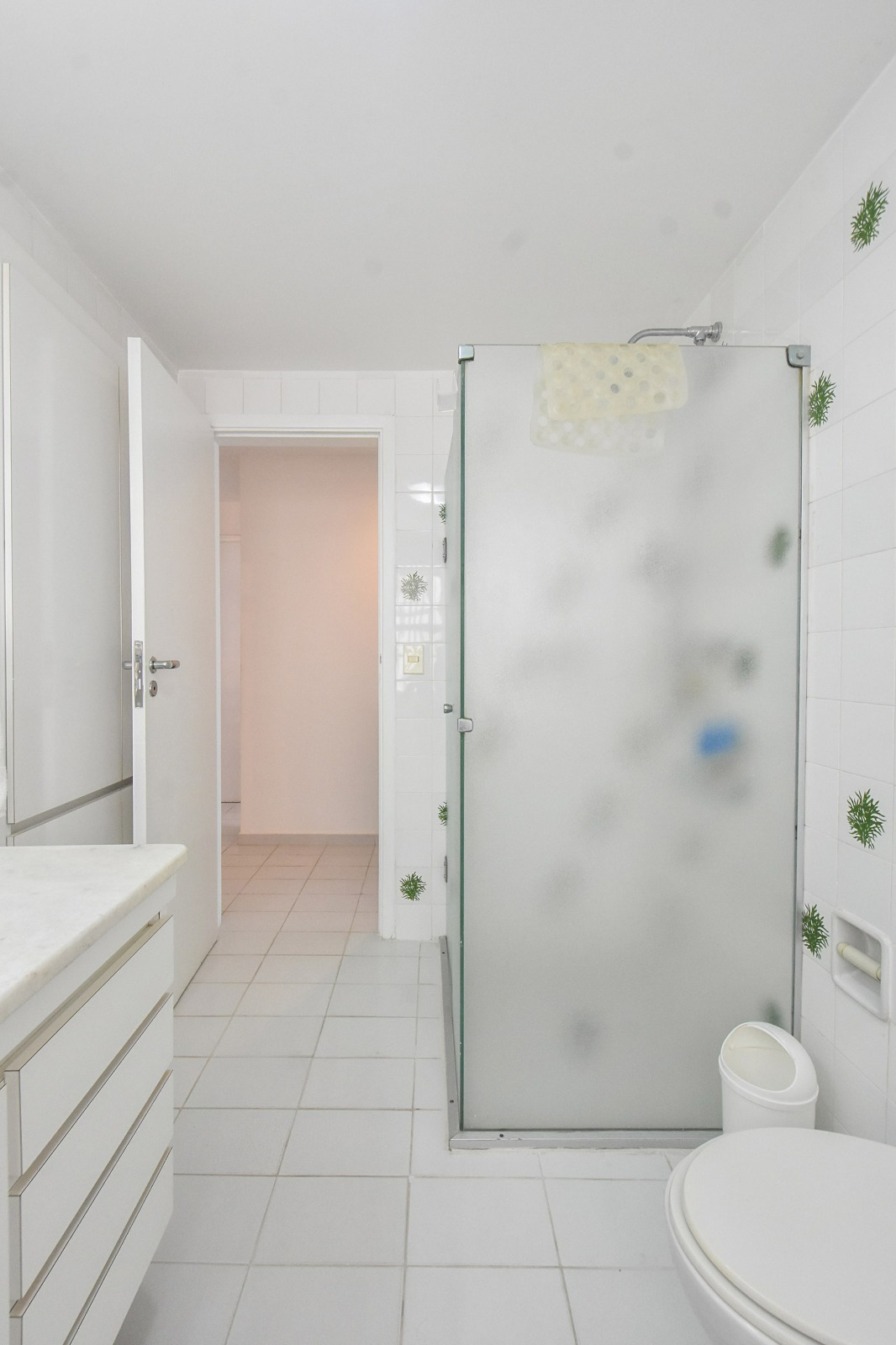 Apartamento de 120m² com 3 Dormitórios Localizado na Praia de Pitangueiras, Guarujá SP