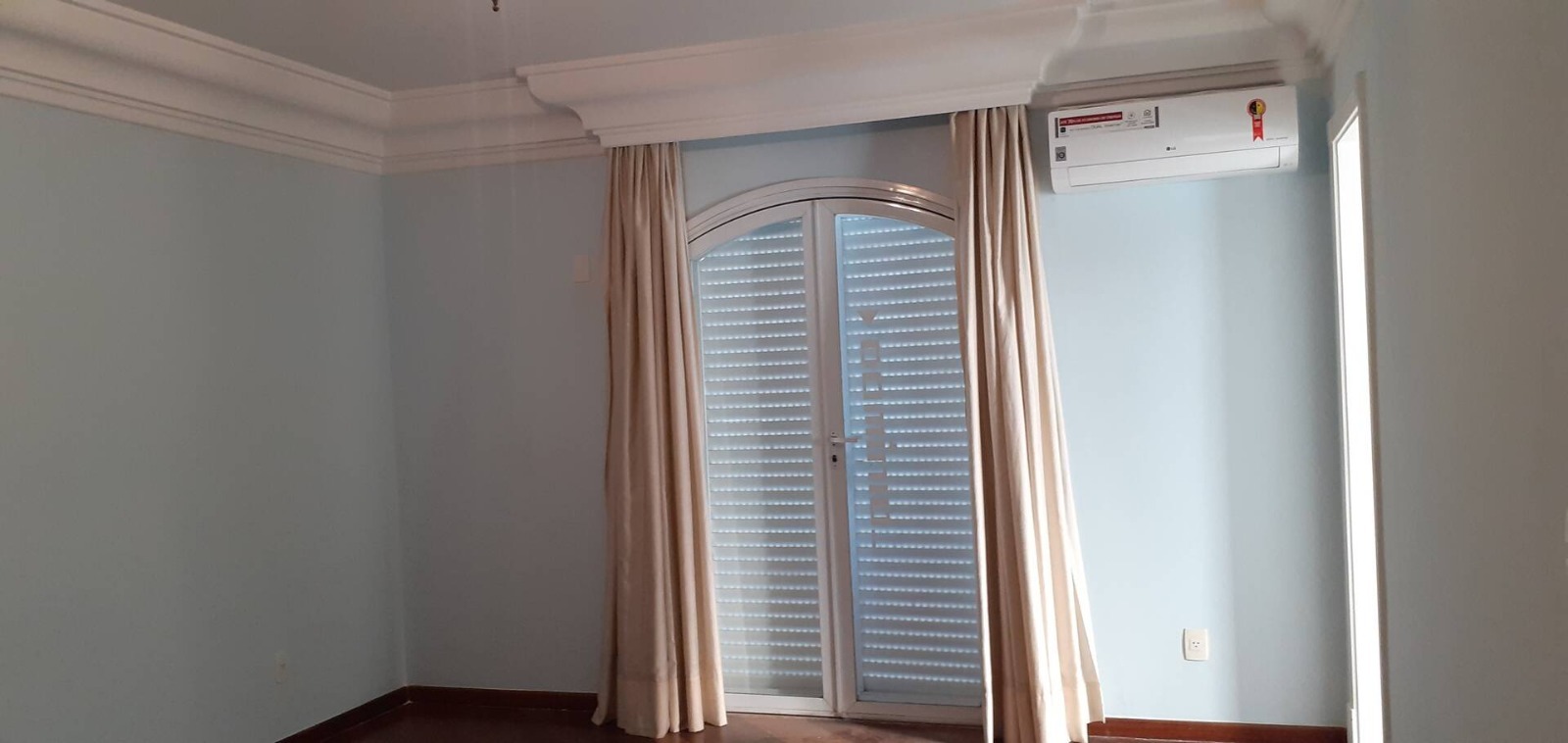 Casa Sobrado 843m² Localizada no Alphaville Residencial 2 - Barueri/SP!