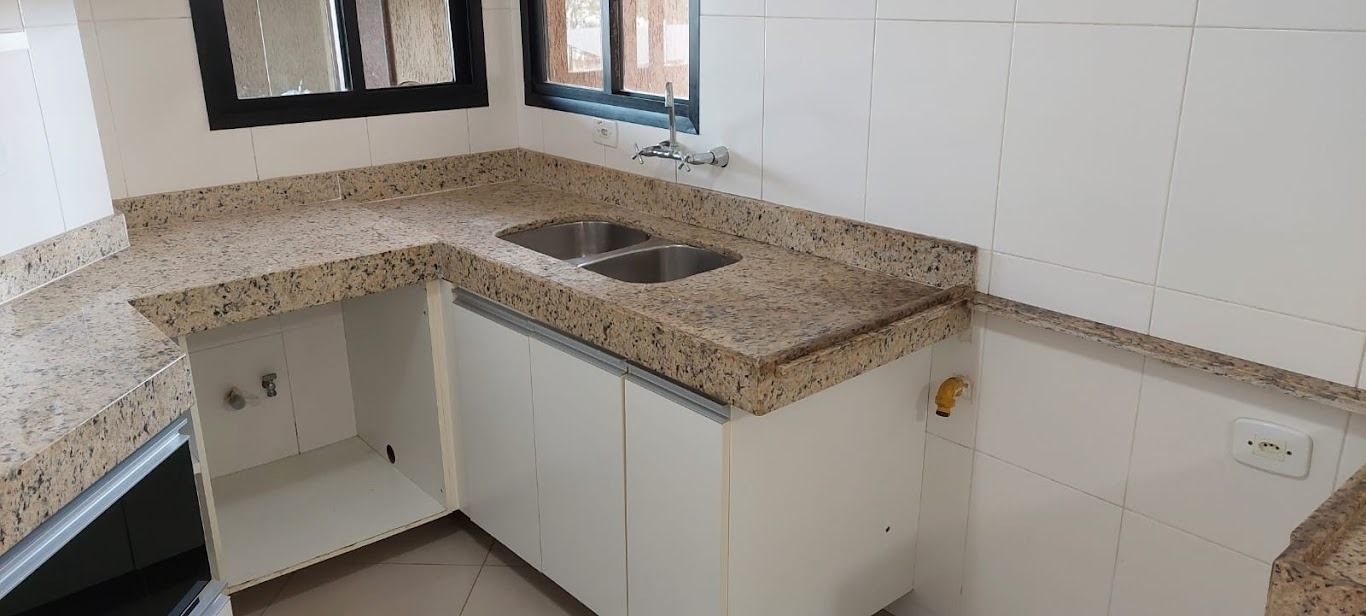 Apartamento completo localizado no Edifício Flamboyant!