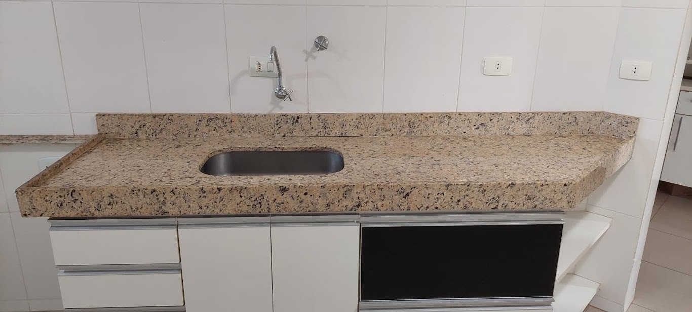 Apartamento completo localizado no Edifício Flamboyant!