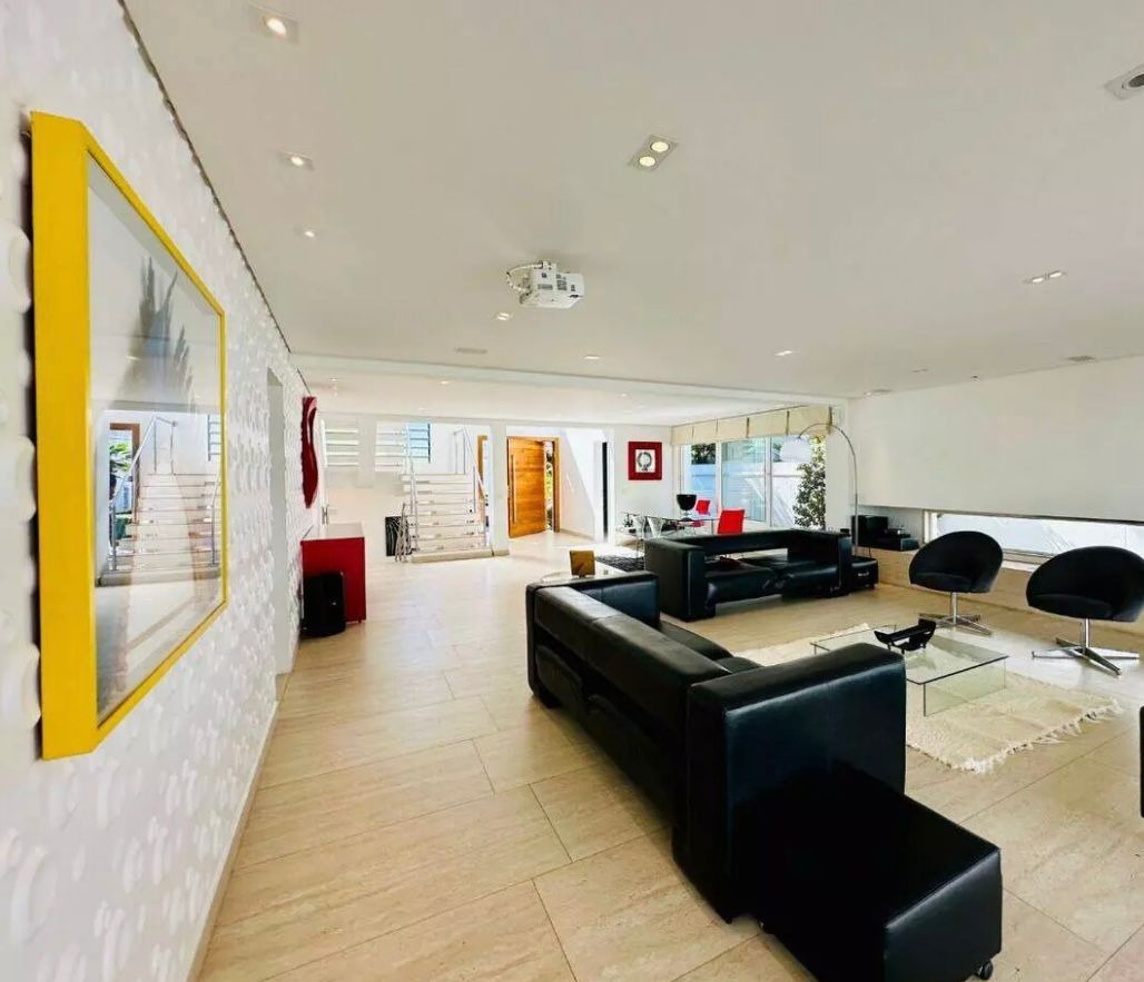Casa sobrado com piscina localizada no alphaville residencia