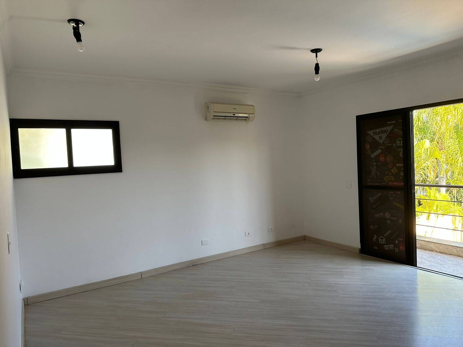 Casa Muito Espaçosa no 18 do Forte