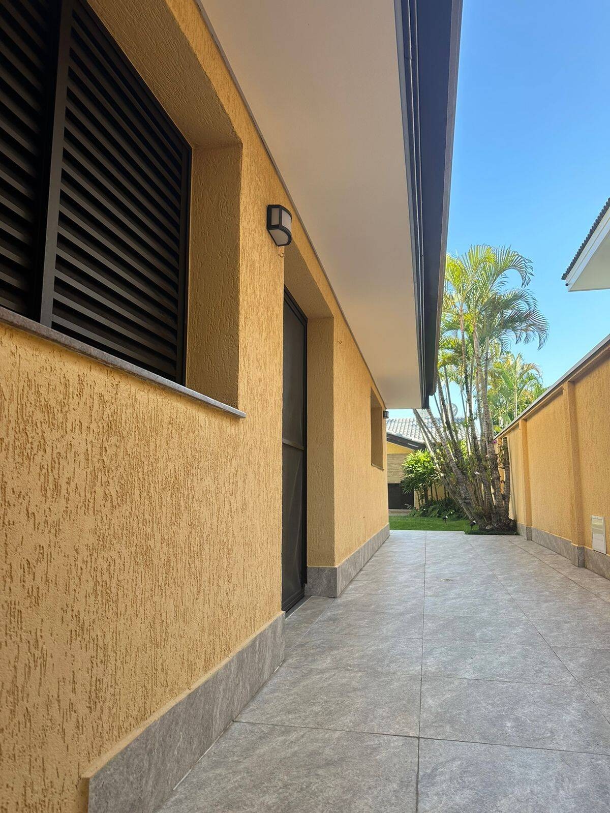 Casa Muito Espaçosa no 18 do Forte