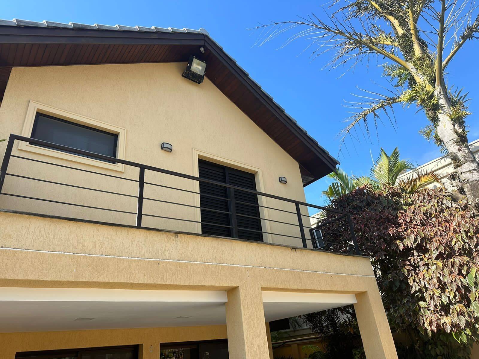 Casa Muito Espaçosa no 18 do Forte