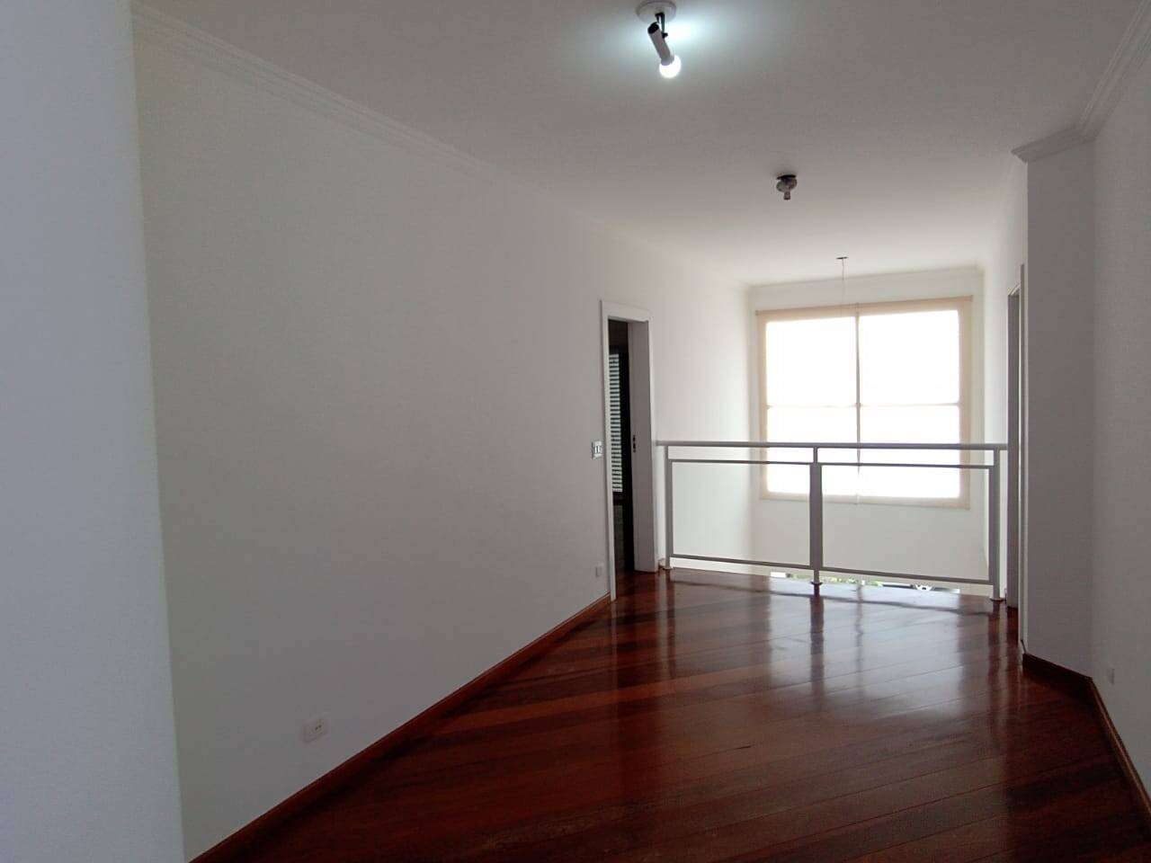 Casa sobrado de 700m² localizada no residencial zero!