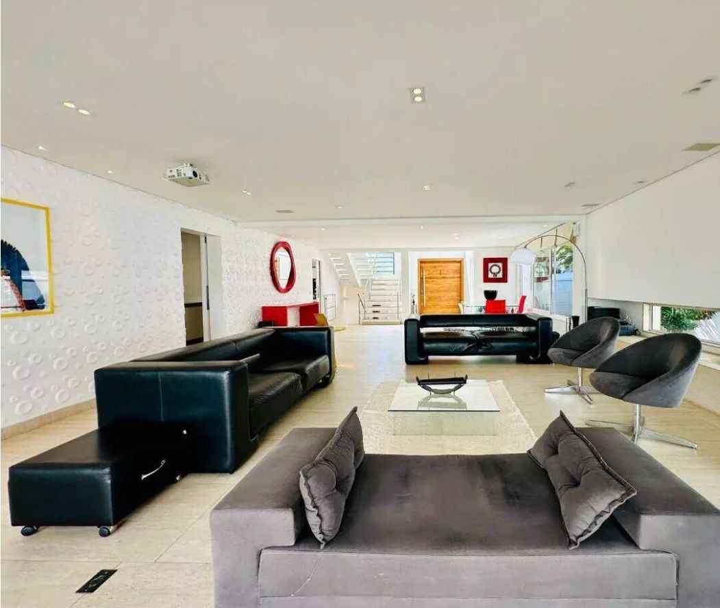 Casa sobrado com piscina localizada no alphaville residencia
