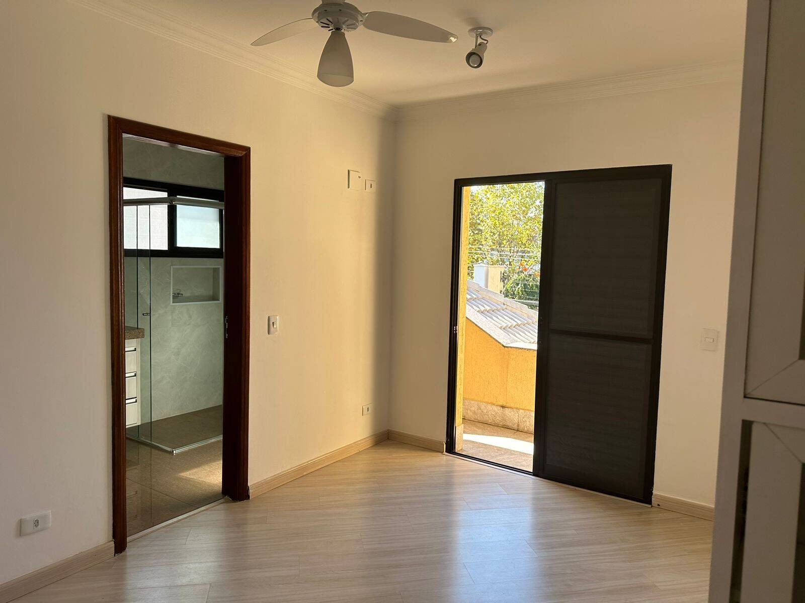 Casa Muito Espaçosa no 18 do Forte