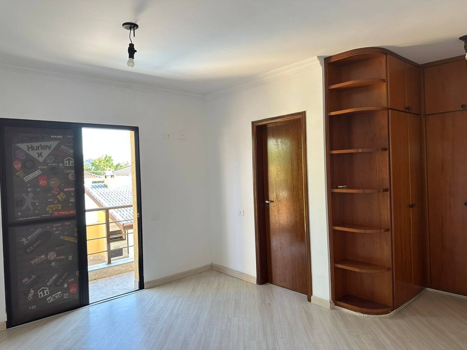 Casa Muito Espaçosa no 18 do Forte