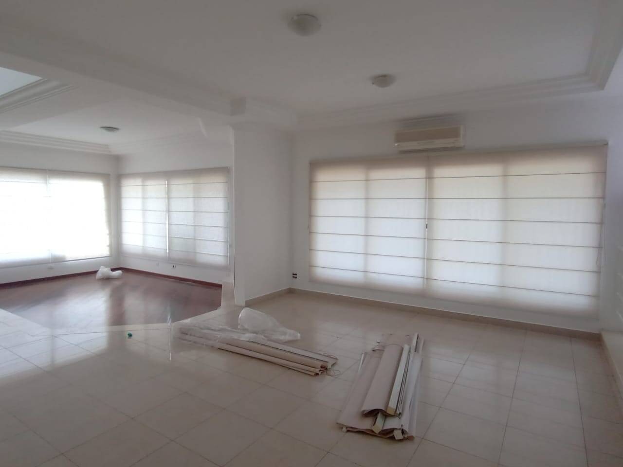 Casa sobrado de 700m² localizada no residencial zero!