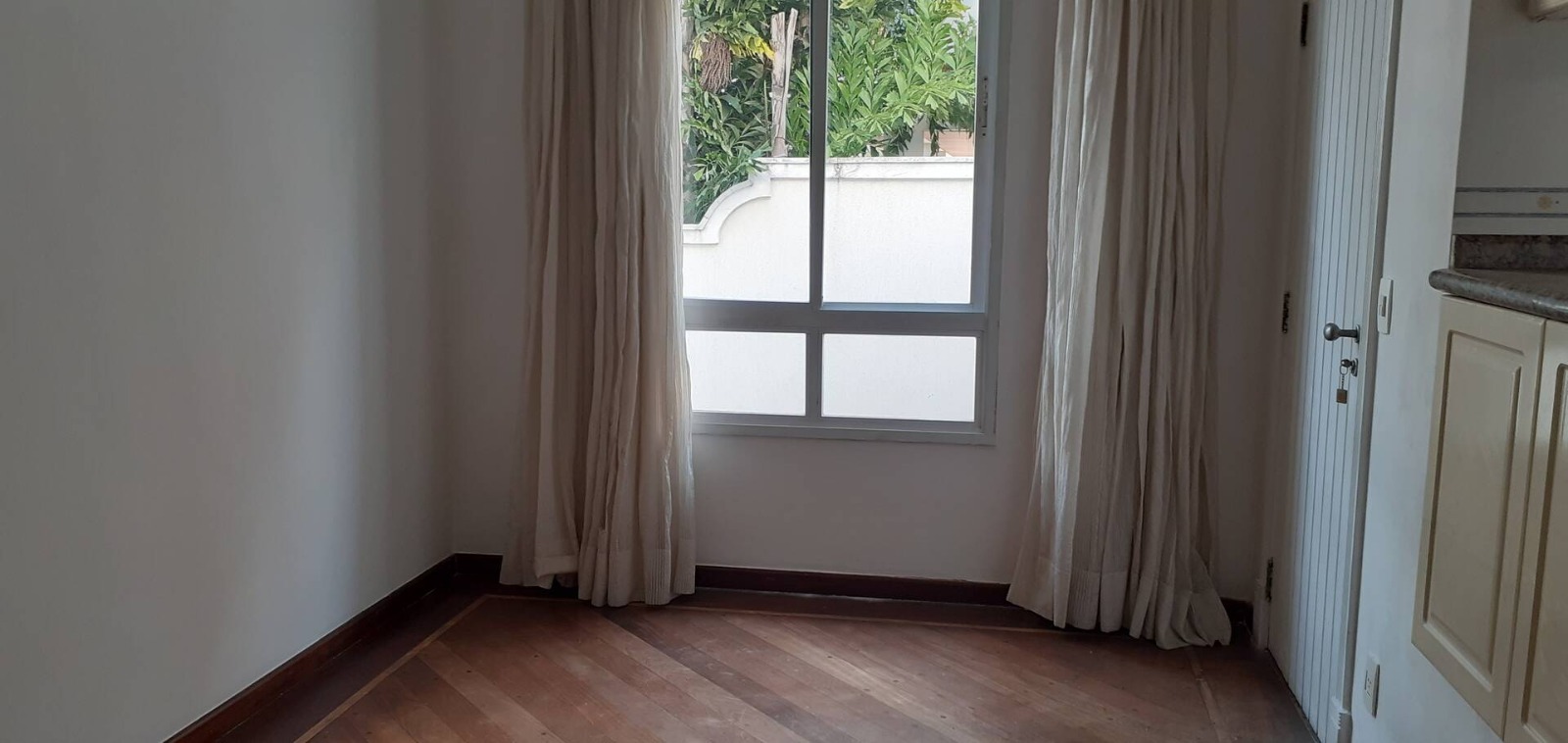 Casa Sobrado 843m² Localizada no Alphaville Residencial 2 - Barueri/SP!