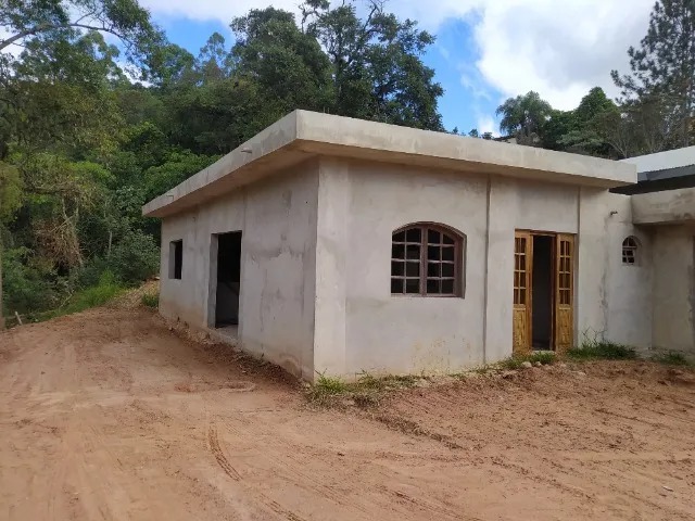 Galpão de 2200m² com casa acoplada localizada em mairinque!