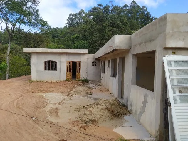 Galpão de 2200m² com casa acoplada localizada em mairinque!
