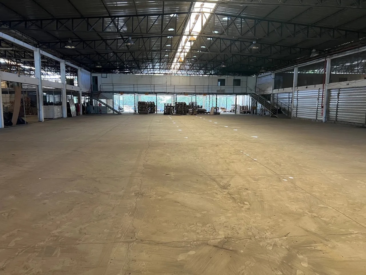 Galpão comercial/industrial de 2200m² localizado no itaquari