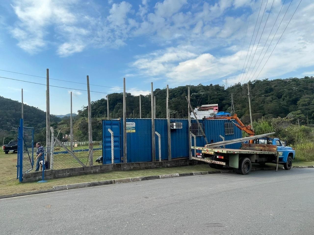 Área empresarial e industrial de alto potencial com estacion