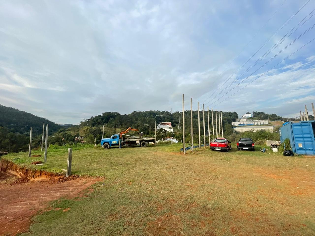Área empresarial e industrial de alto potencial com estacion