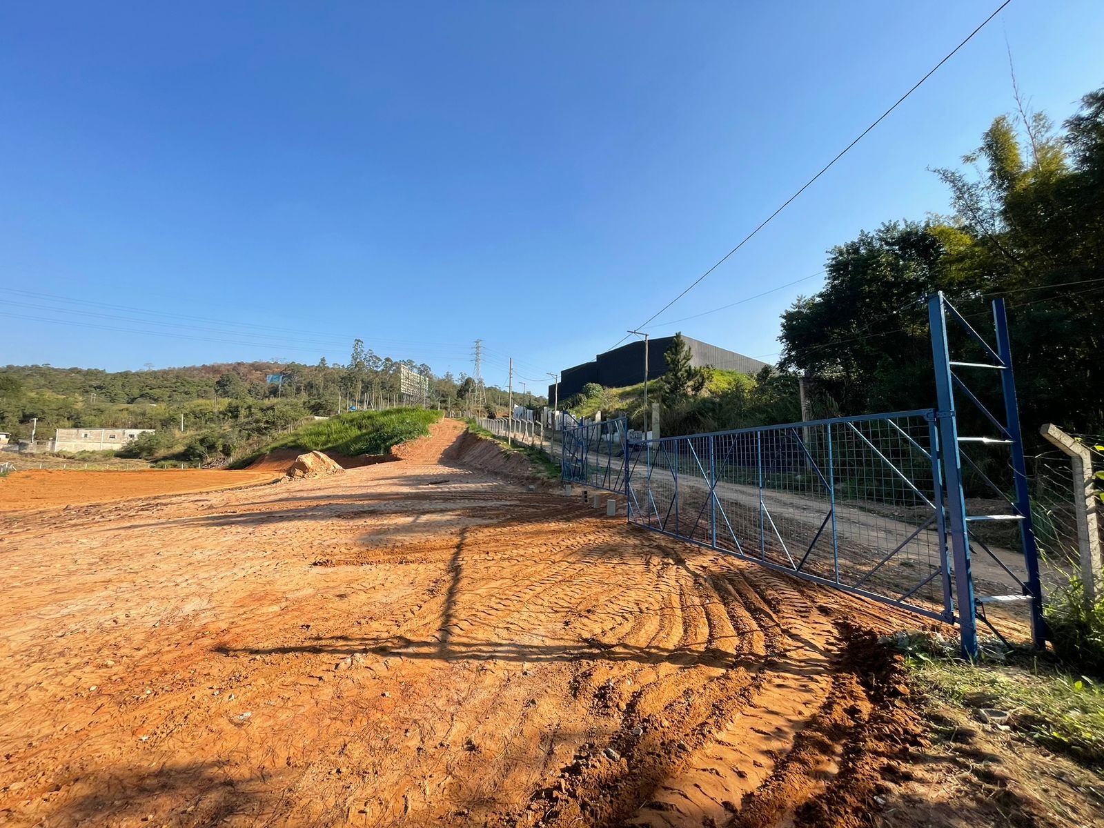 Área empresarial e industrial de alto potencial com estacion