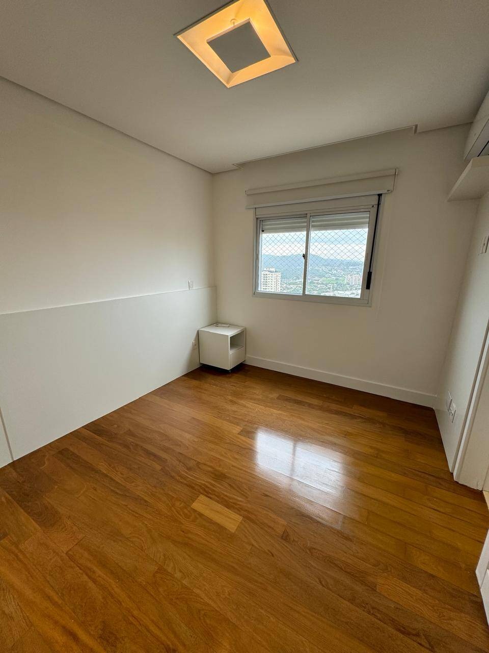 Apartamento Mobiliado no Centro de Alphaville - 3 Suítes e Sacada Gourmet