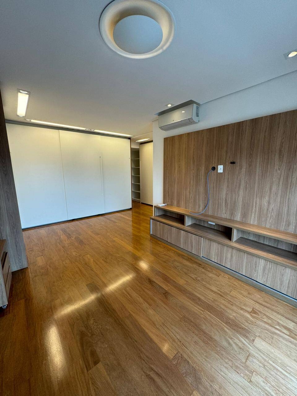 Apartamento Mobiliado no Centro de Alphaville - 3 Suítes e Sacada Gourmet