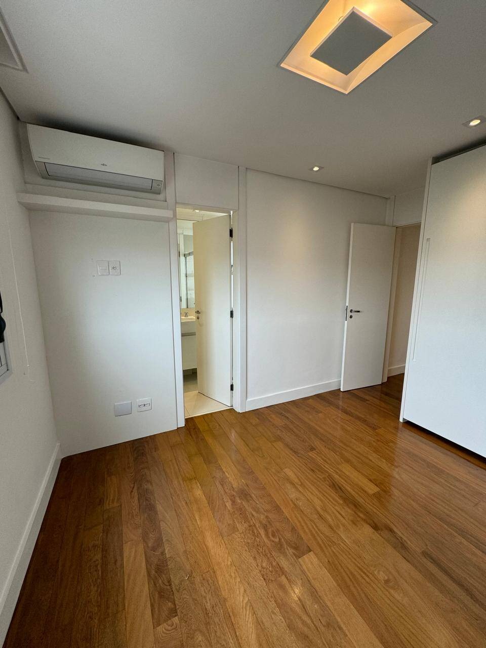 Apartamento Mobiliado no Centro de Alphaville - 3 Suítes e Sacada Gourmet
