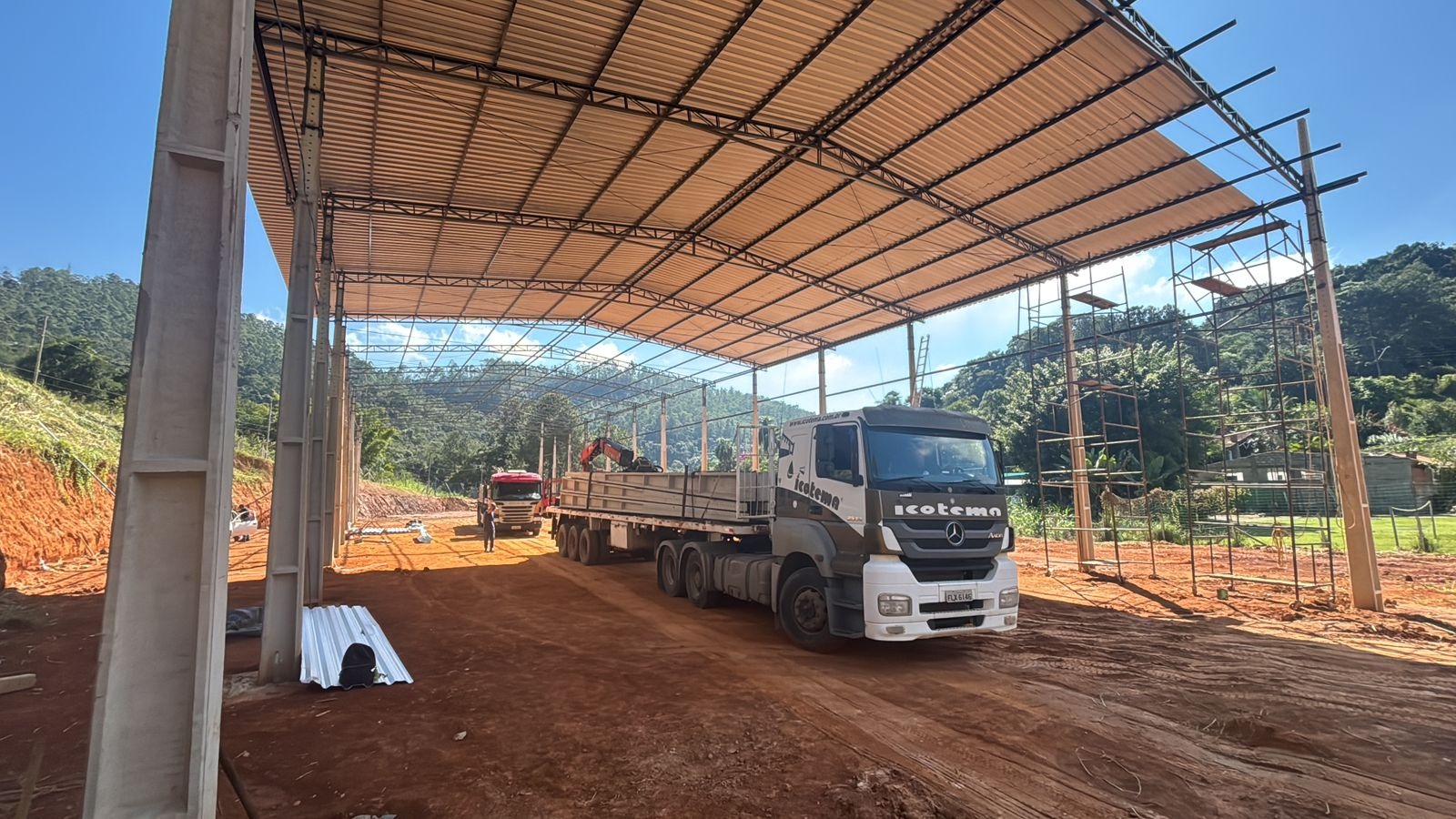 Área empresarial e industrial de alto potencial com estacion
