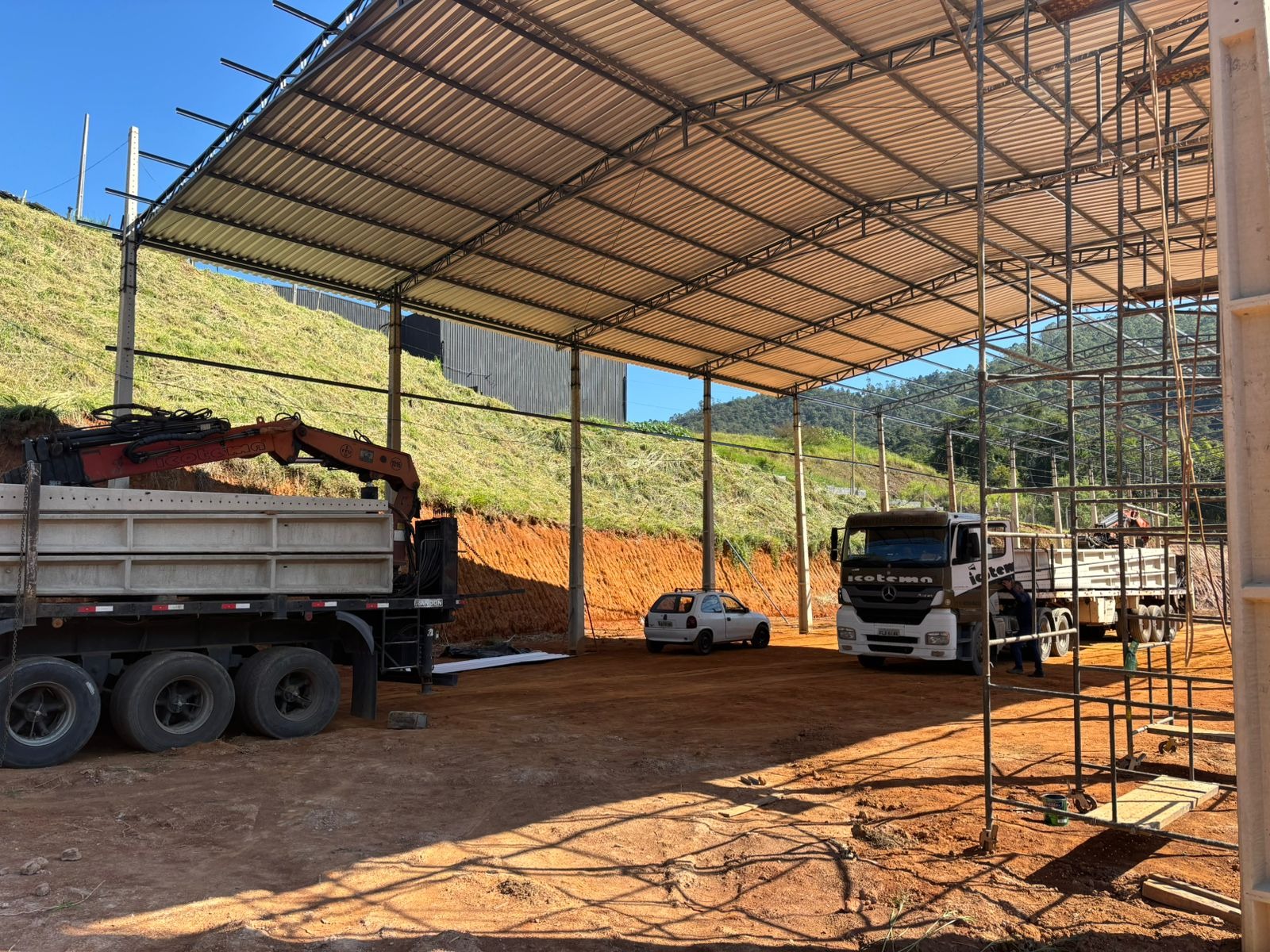 Área empresarial e industrial de alto potencial com estacion