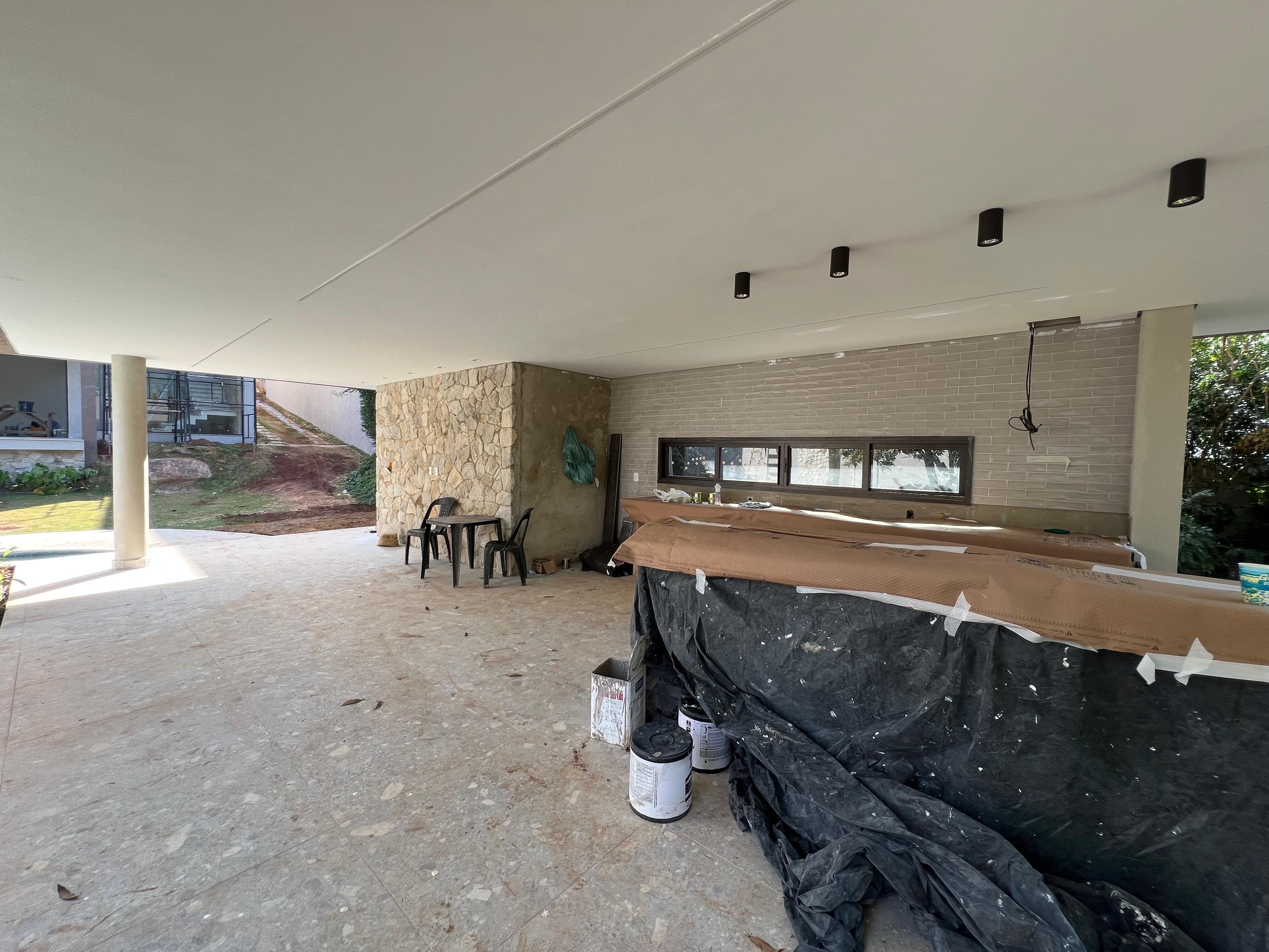 Luxuosa Casa no Condomínio Fazenda Imperial - 1700m² de Terreno e 402m² de Área Construída
