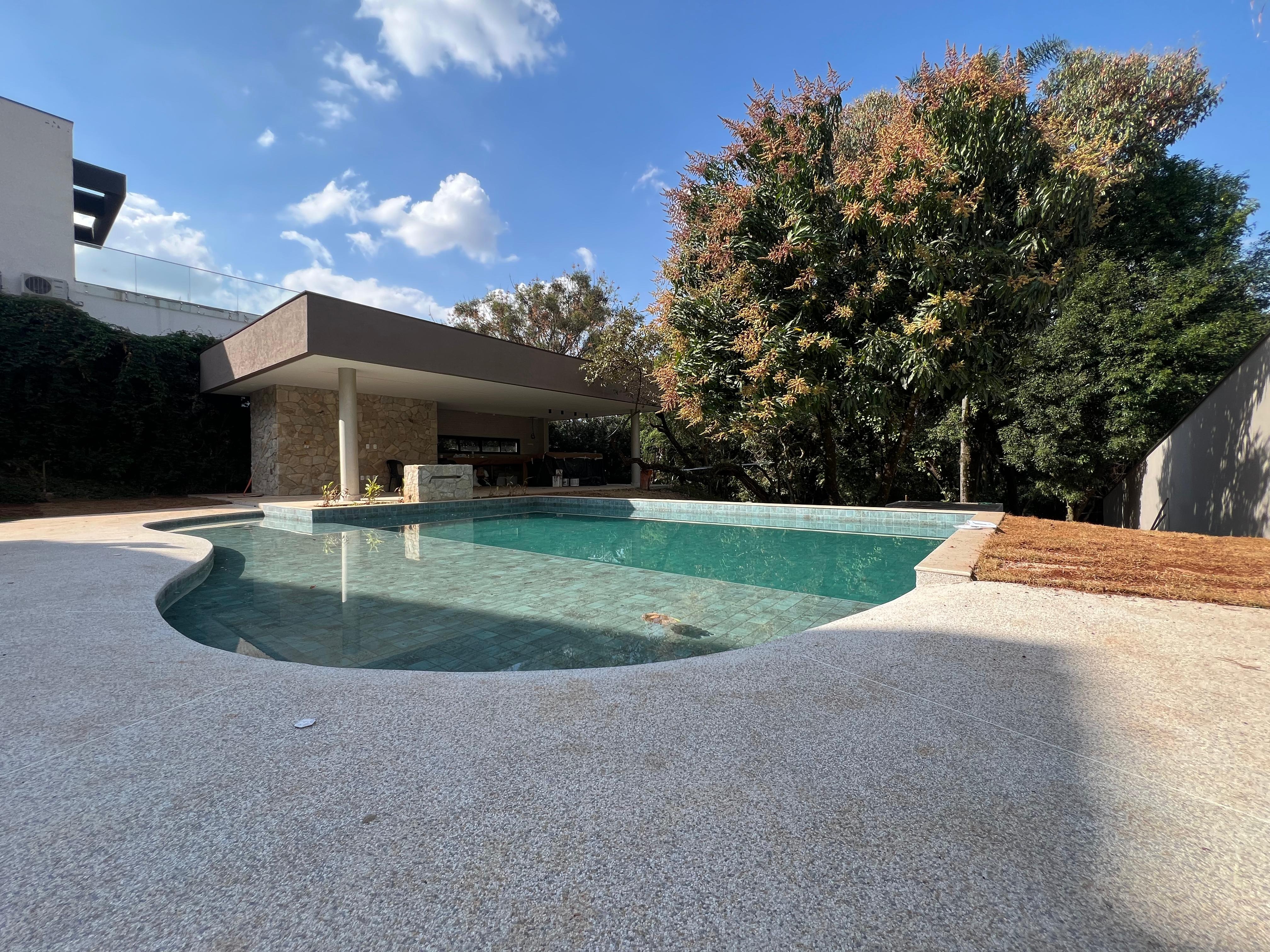 Luxuosa Casa no Condomínio Fazenda Imperial - 1700m² de Terreno e 402m² de Área Construída
