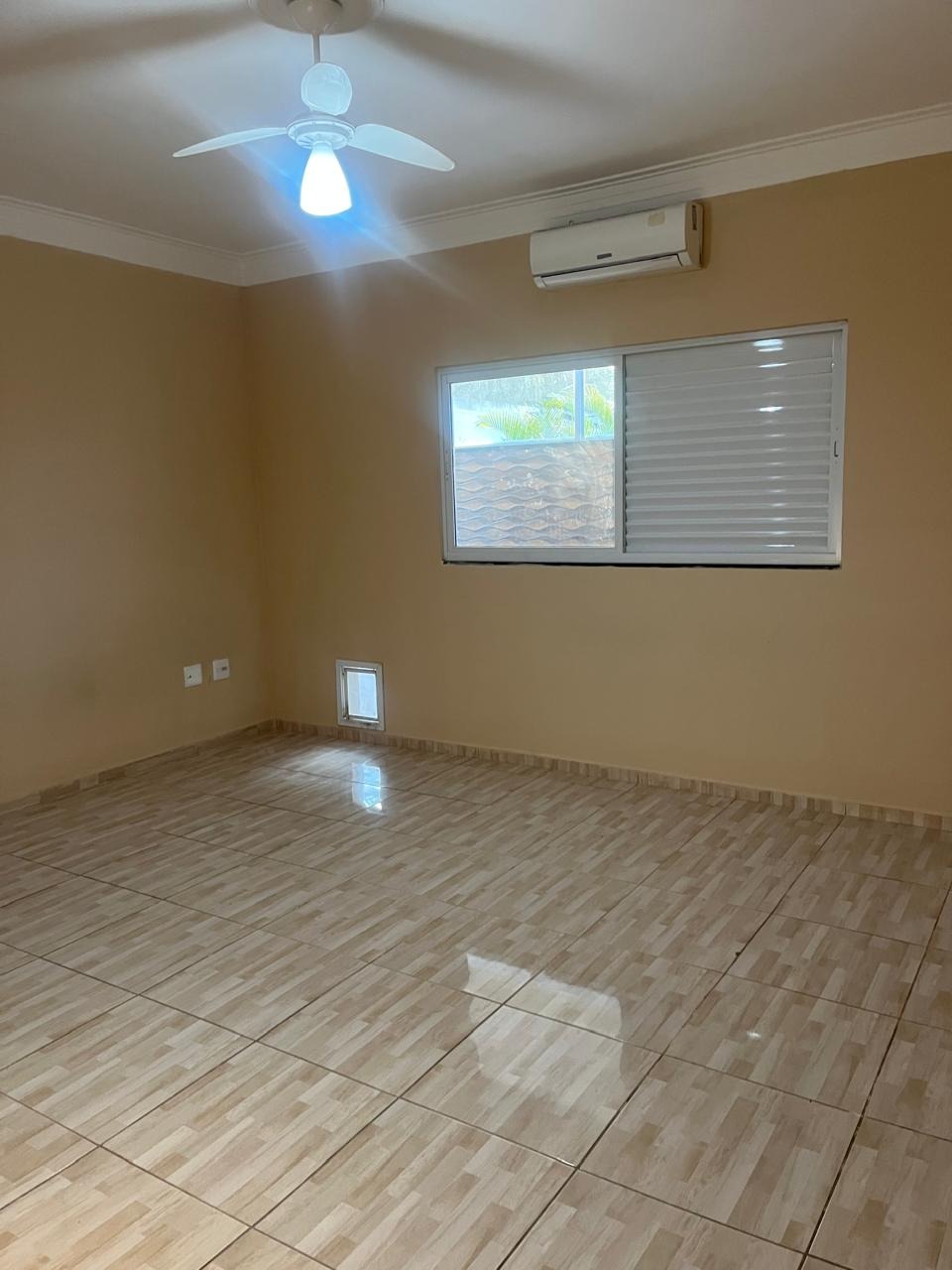 Casa a venda com 3 suítes no condomínio gramados de sorocaba