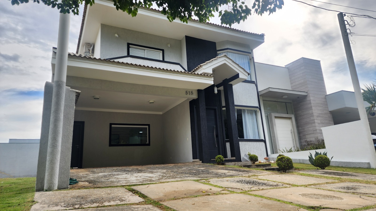 Casa, 4 quartos, 245 m² - Foto 1