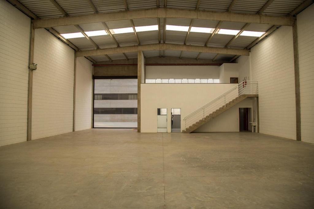 Galpão Comercial e Industrial 500m² em Condomínio para alugar em Sorocaba na Rodovia Raposo Tavares, Km 102