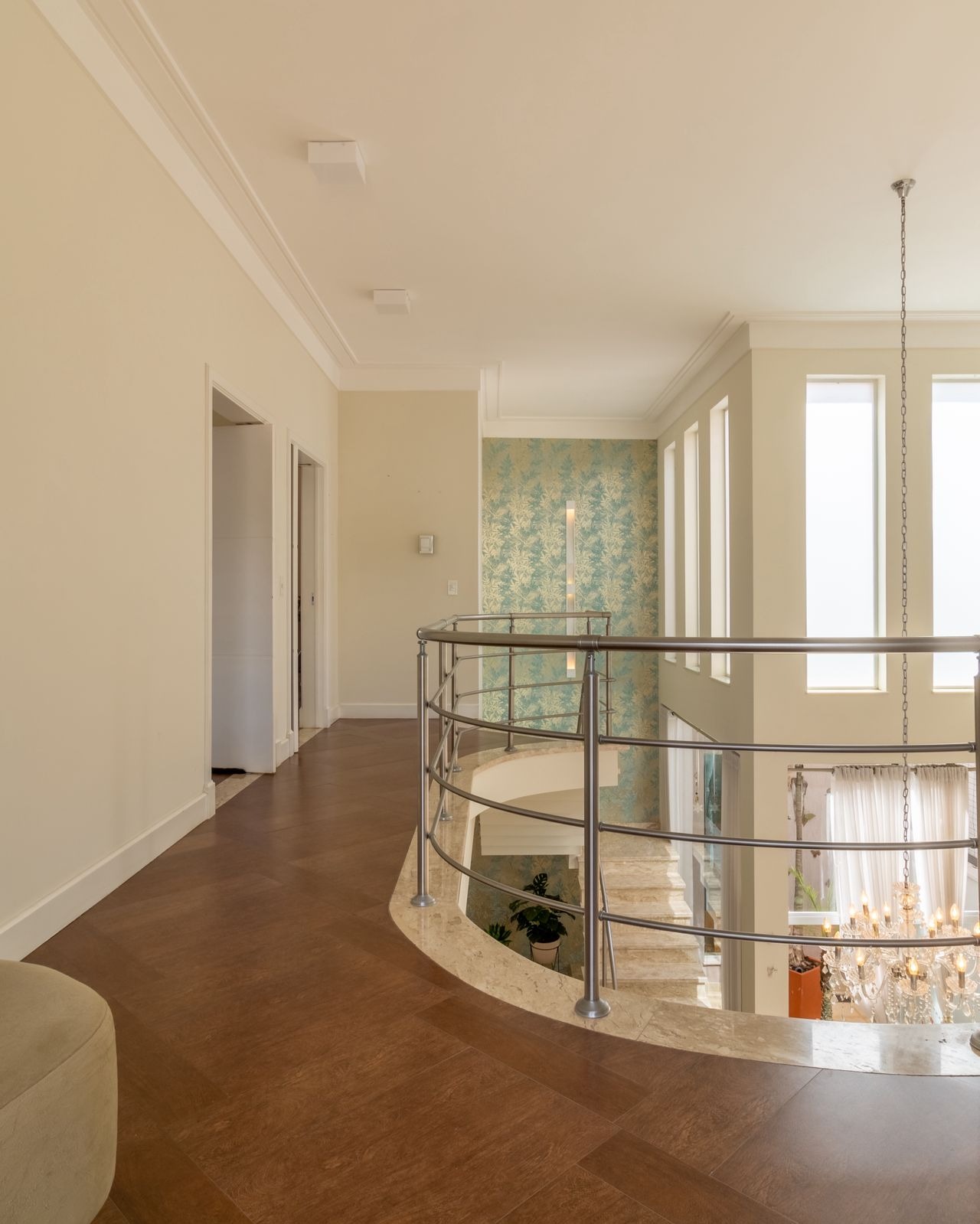 Sobrado com 3 suítes, piscina aquecida e suíte master de 60 m² no Sunset Condomínio Residencial