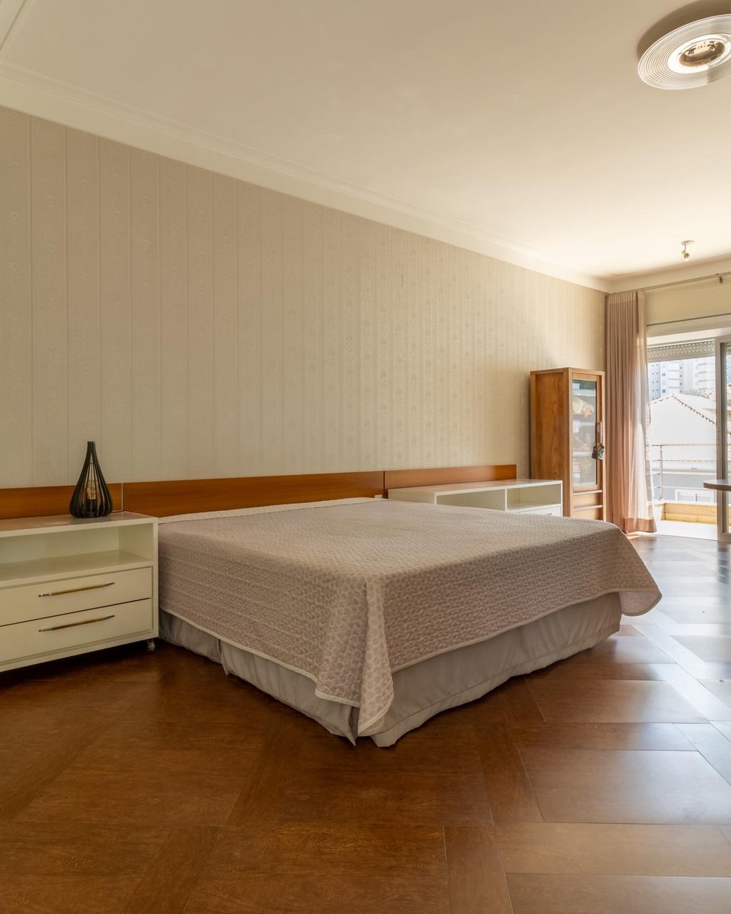 Sobrado com 3 suítes, piscina aquecida e suíte master de 60 m² no Sunset Condomínio Residencial