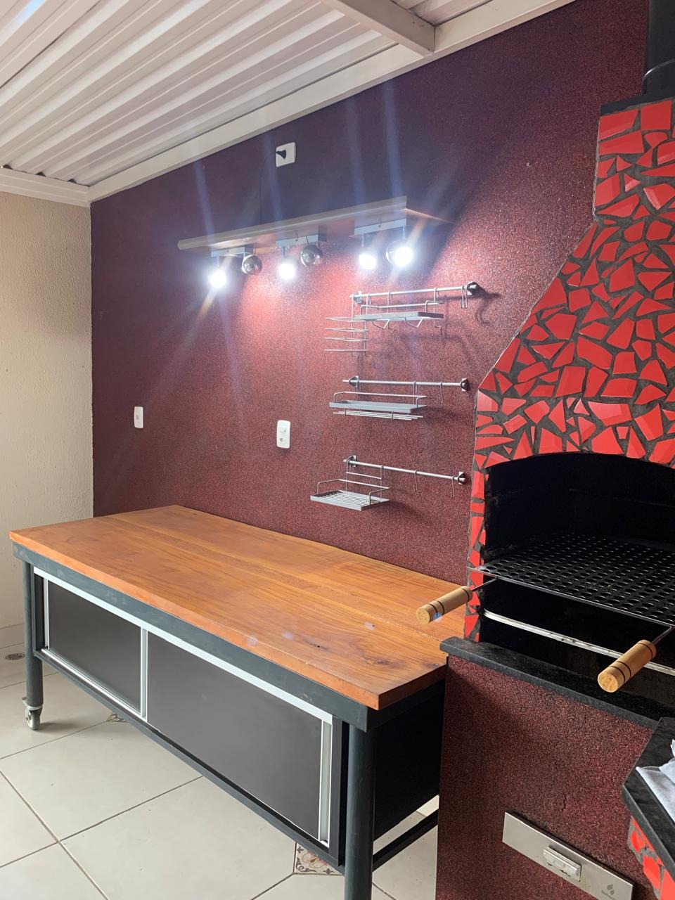 "Casa dos Seus Sonhos: Conforto, Sofisticação e Lazer Completo com Vista Privilegiada"