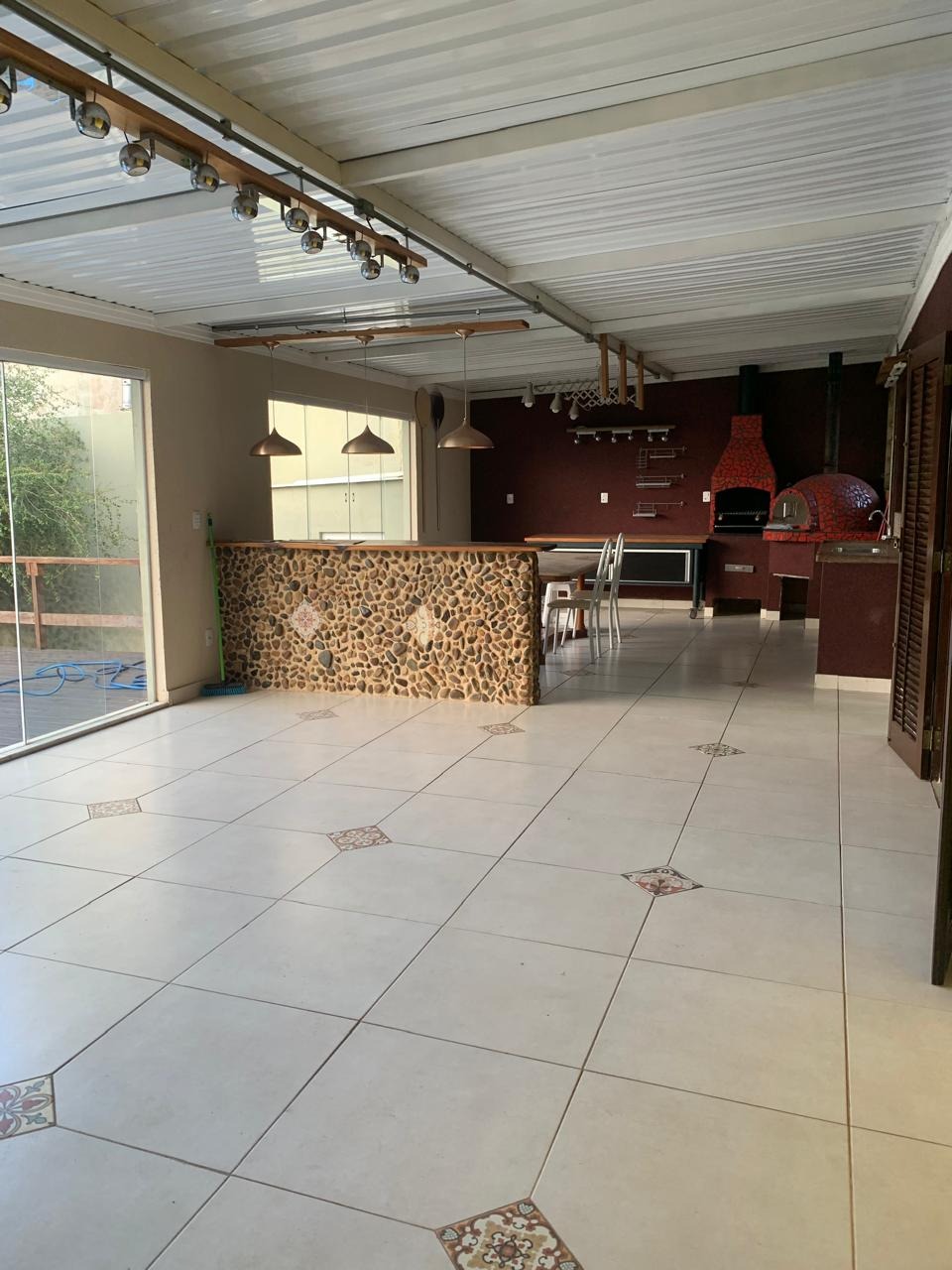 "Casa dos Seus Sonhos: Conforto, Sofisticação e Lazer Completo com Vista Privilegiada"