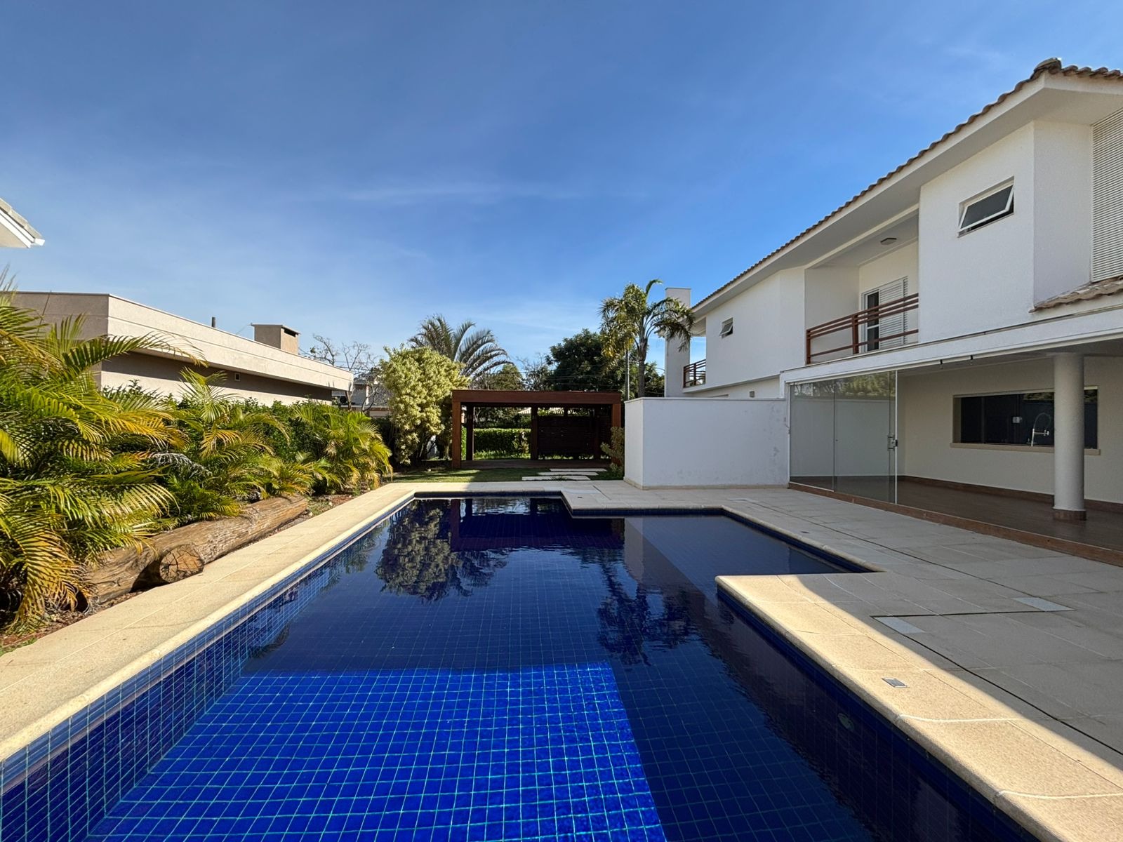 Casa, 4 quartos, 1040 m² - Foto 1