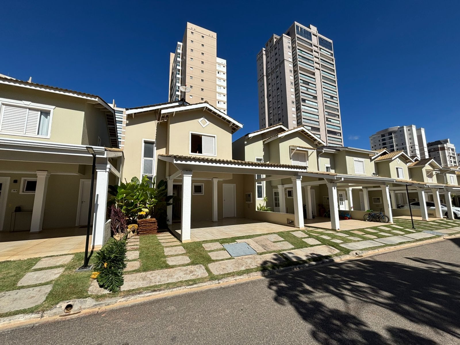Casa, 3 quartos, 179 m² - Foto 1