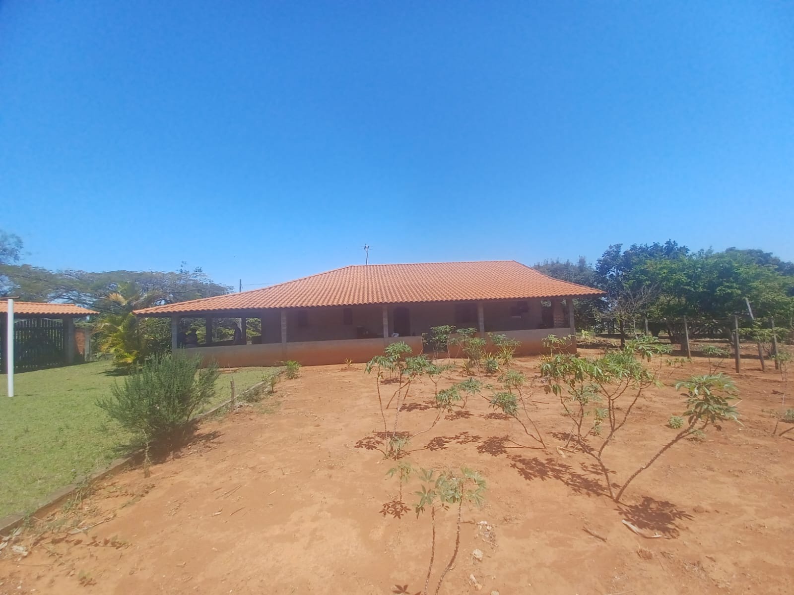 Chácara, 3 quartos, 2000 m² - Foto 1