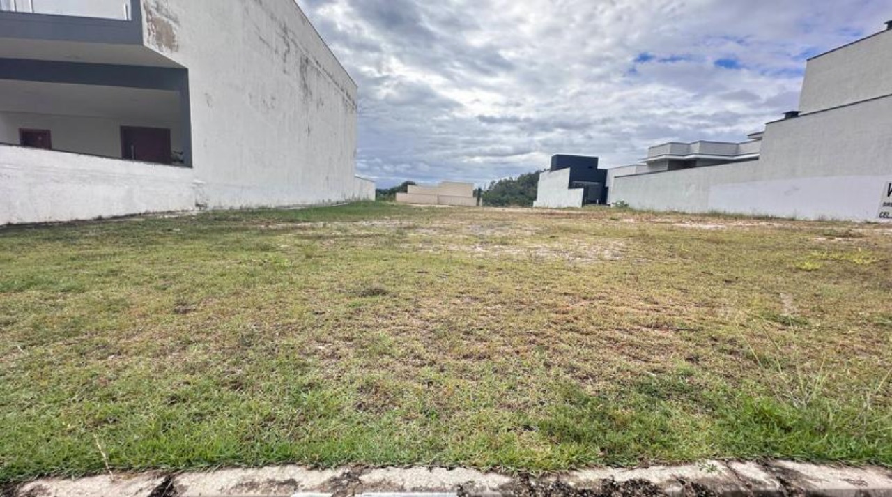 Terreno, 304 m² - Foto 1