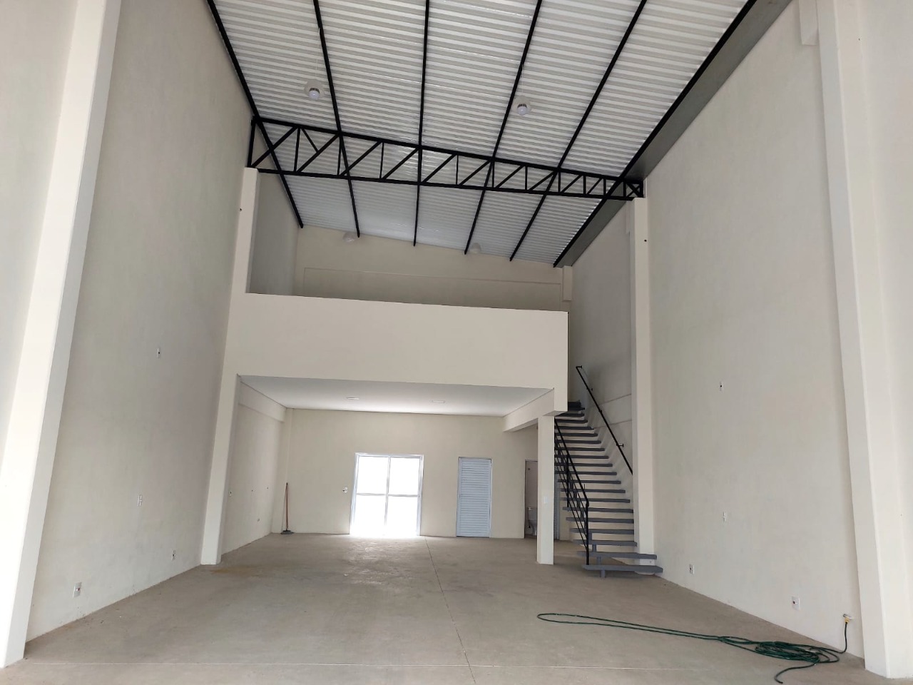 Depósito-Galpão, 200 m² - Foto 1