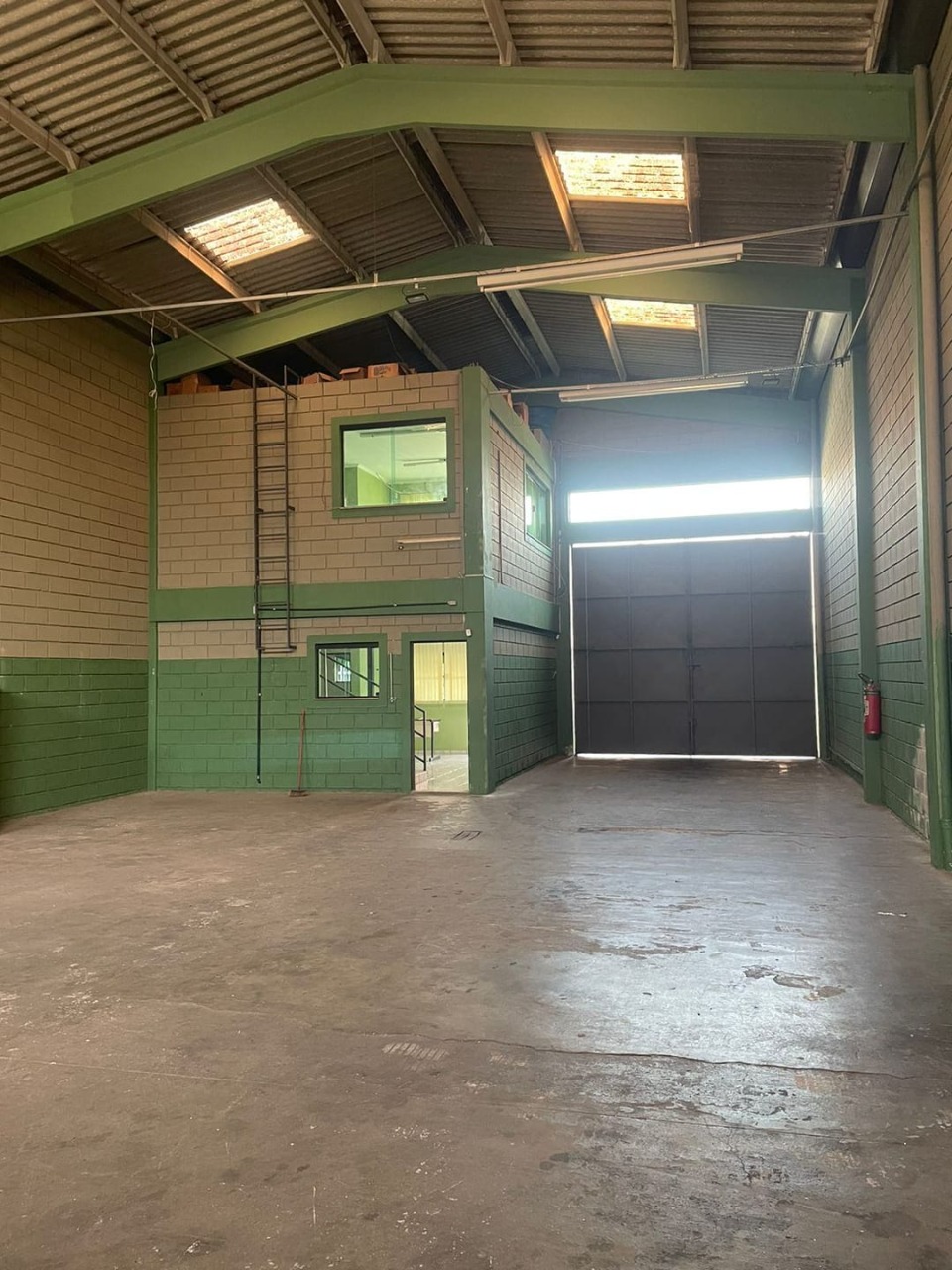 Depósito-Galpão, 200 m² - Foto 8
