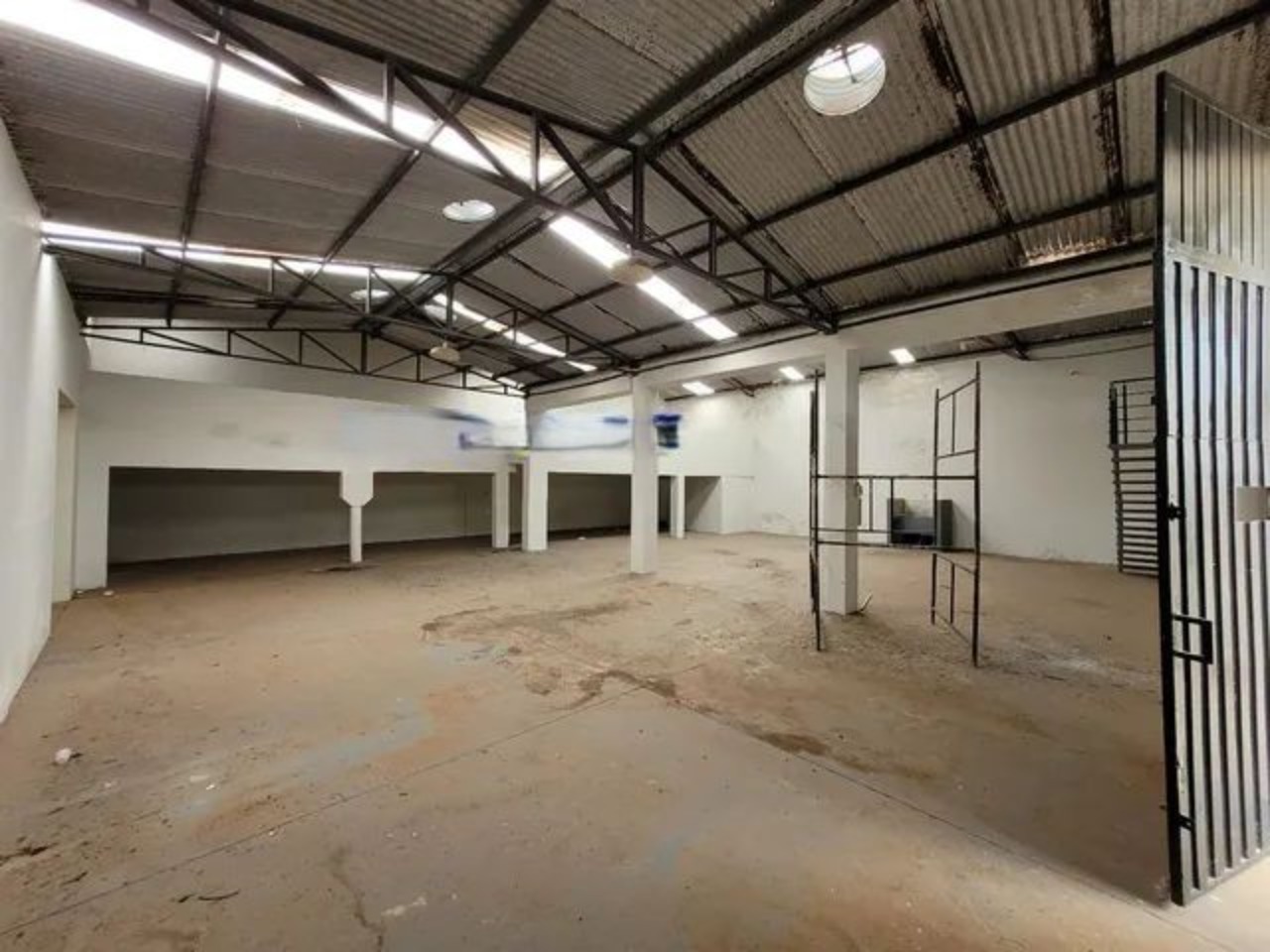 Depósito-Galpão, 555 m² - Foto 4