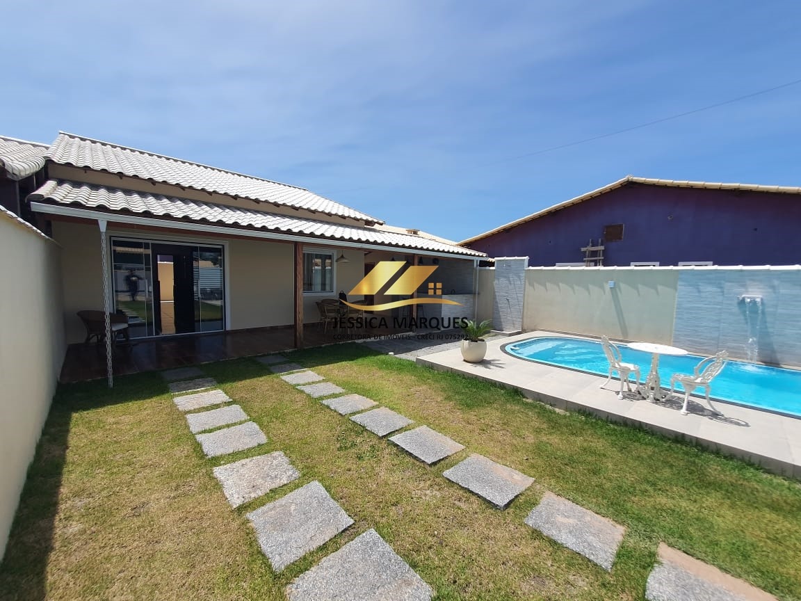 Linda casa de 2 suítes, com área gourmet e piscina em Unamar, Tamoios - Cabo Frio - RJ