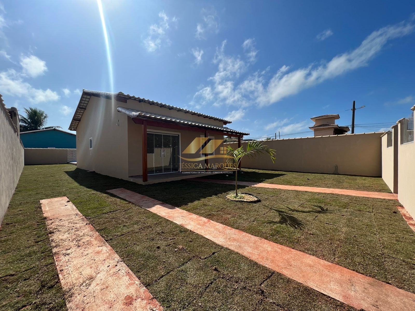 Linda casa com 3 quartos, área gourmet e piscina em Unamar - Cabo Frio - RJ