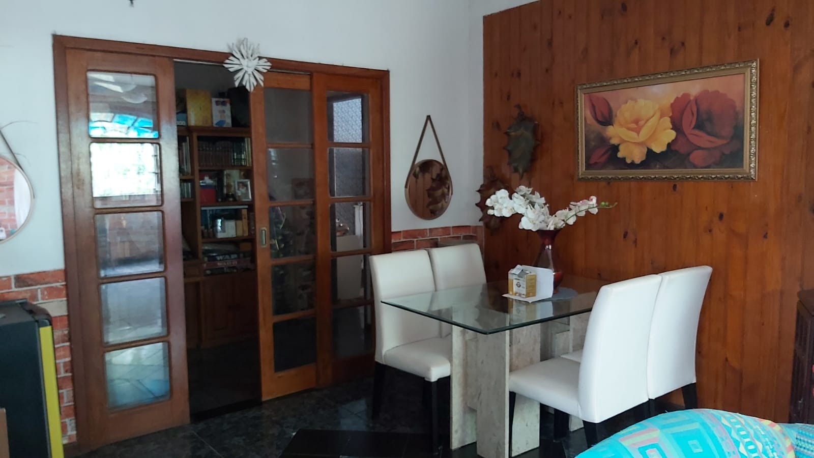 Casa a venda em Guapimirim com 3 quartos sendo 1 suíte com um quintal bem aproveitado.