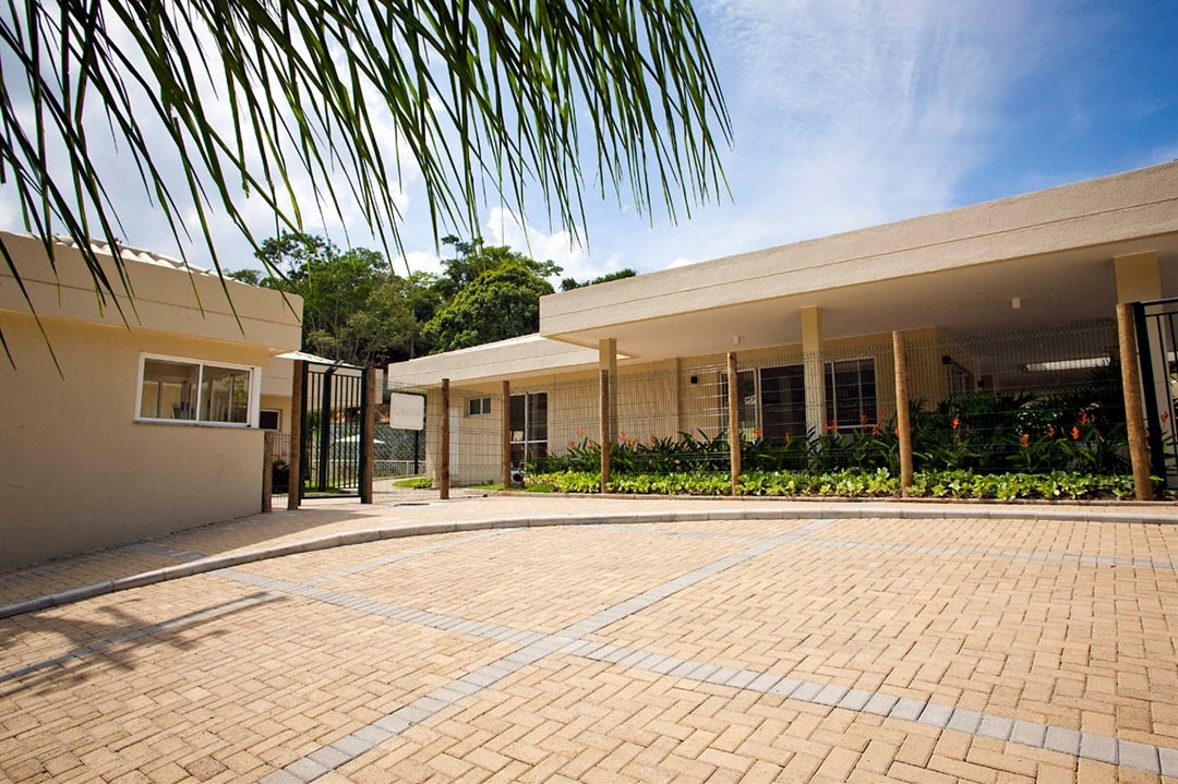 2 quartos no condomínio eco park - est da paciência - niteró