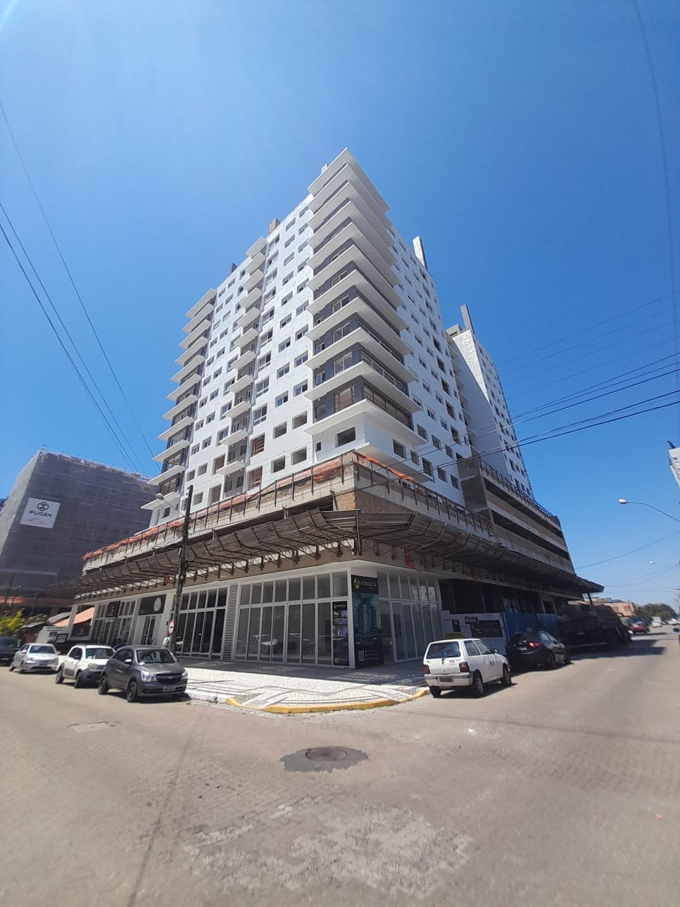 Apartamento com dois dormitorios sendo 2 suites