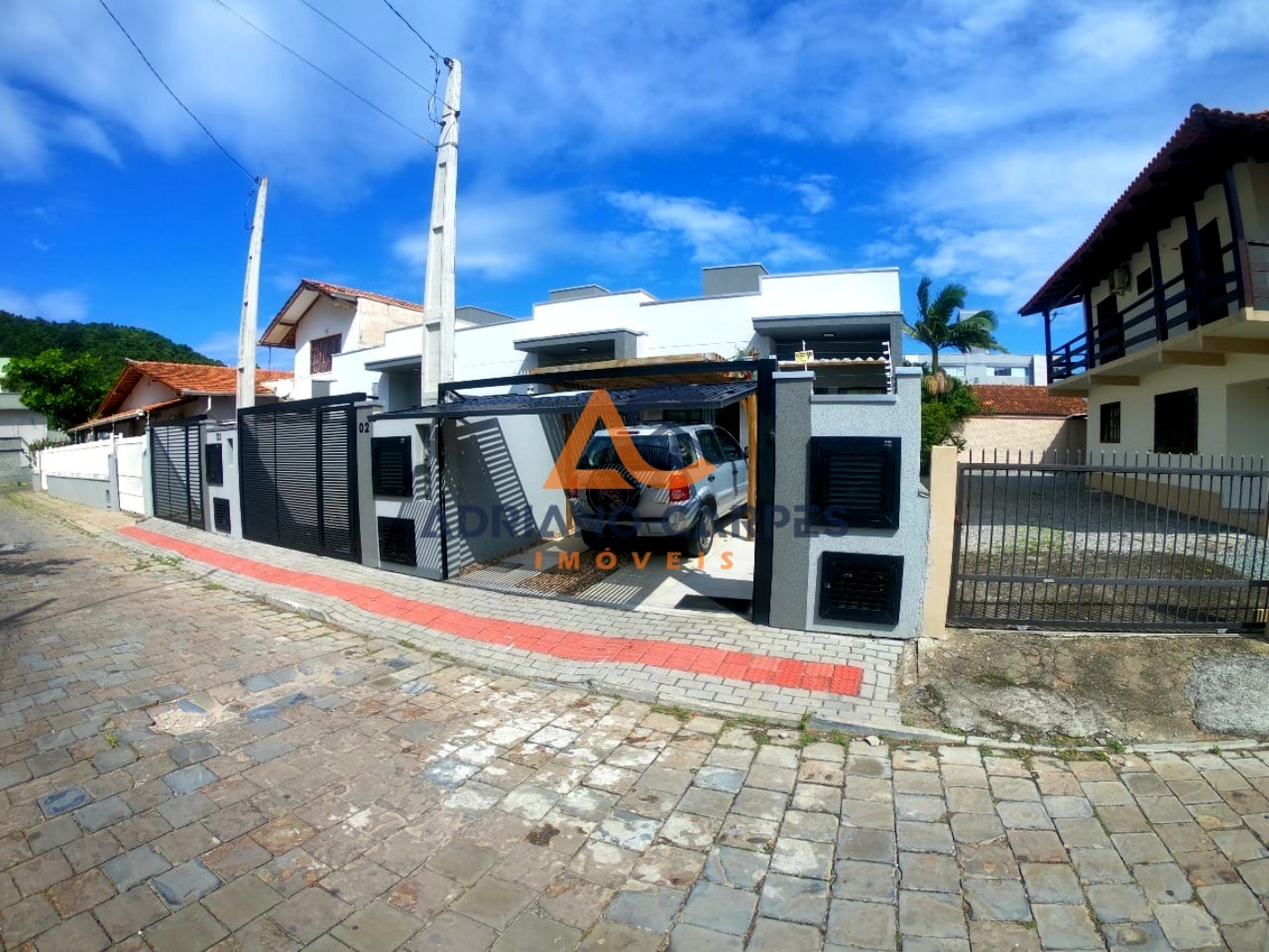 Geminado diferenciado de 1 suíte, cozinha planejada e vaga d