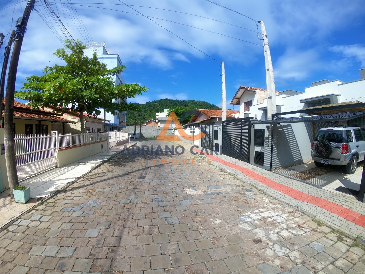 Geminado diferenciado de 1 suíte, cozinha planejada e vaga d