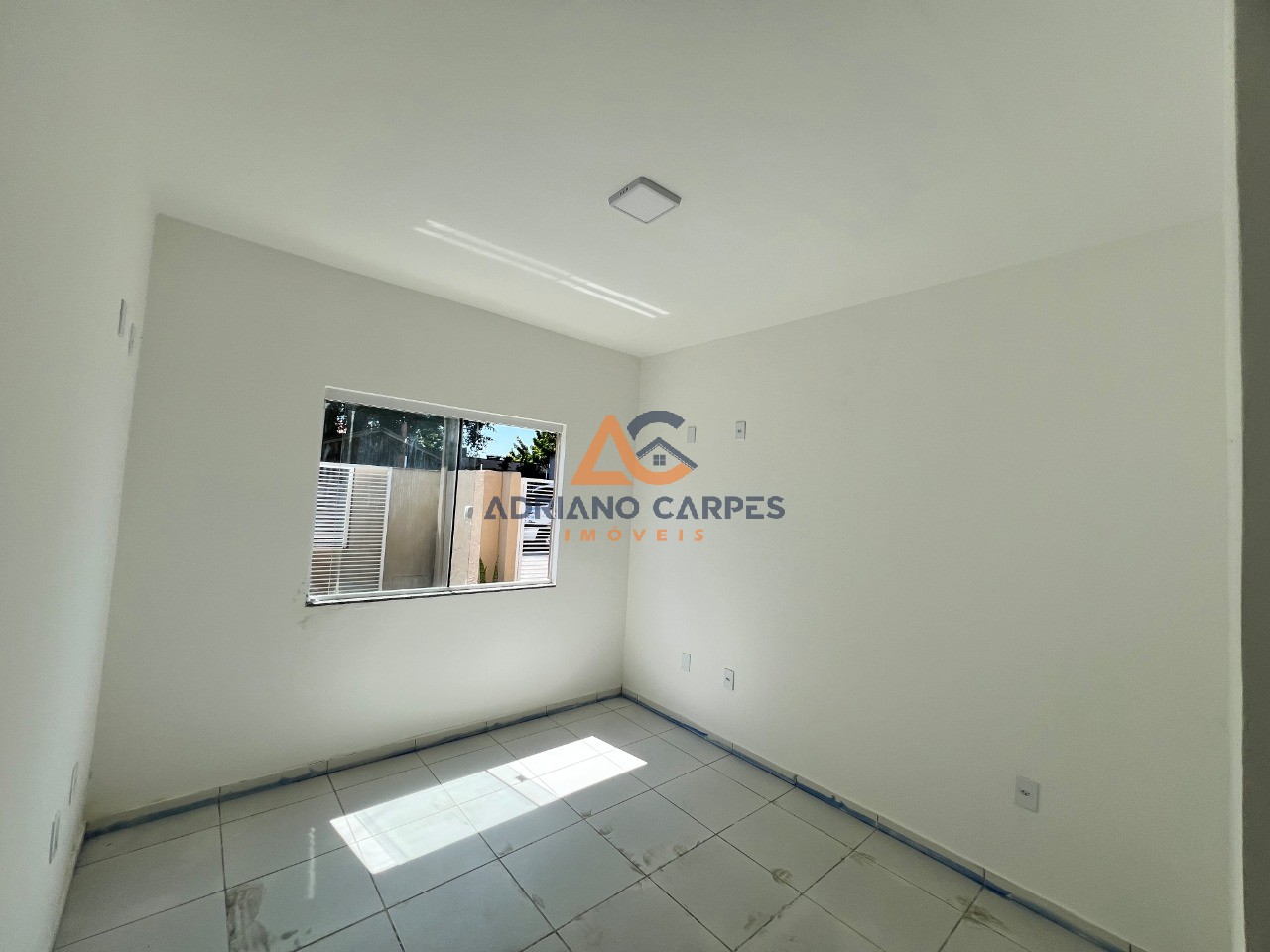 Casa com 02 quartos sendo 01 suíte na praia de gravatá, nave