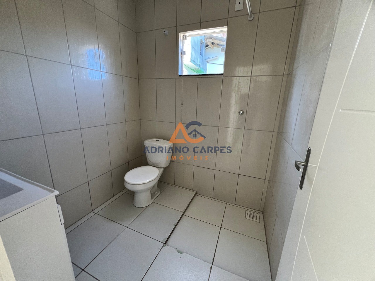Casa com 02 quartos sendo 01 suíte na praia de gravatá, nave